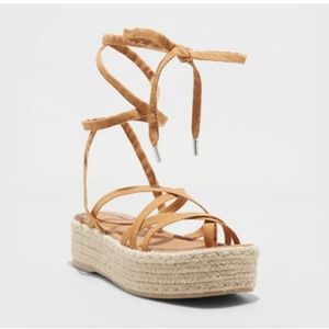 Universal Thread Tan Donny Platform Wedge